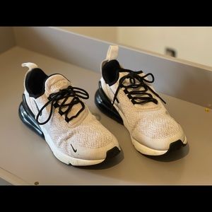 Womens air max 270’s